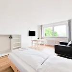 Tolstov Apartments - 2 or 3 Room Apartments - 15 Min zur Messe DUS&10 Min Old Town DUS