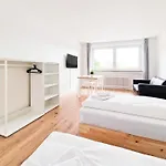 Tolstov Apartments - 2 or 3 Room Apartments - 15 Min zur Messe DUS&10 Min Old Town DUS