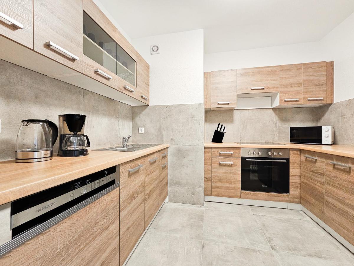 Tolstov - 2 Or 3 - 15 Min Zur Messe Dus&10 Min Old Town Dus Apartment Düsseldorf