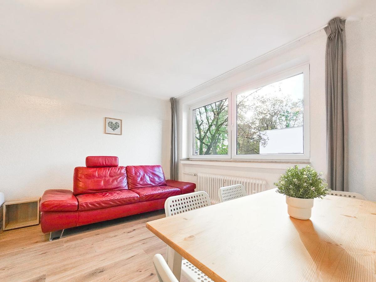 Tolstov - 2 Or 3 - 15 Min Zur Messe Dus&10 Min Old Town Dus Apartment
