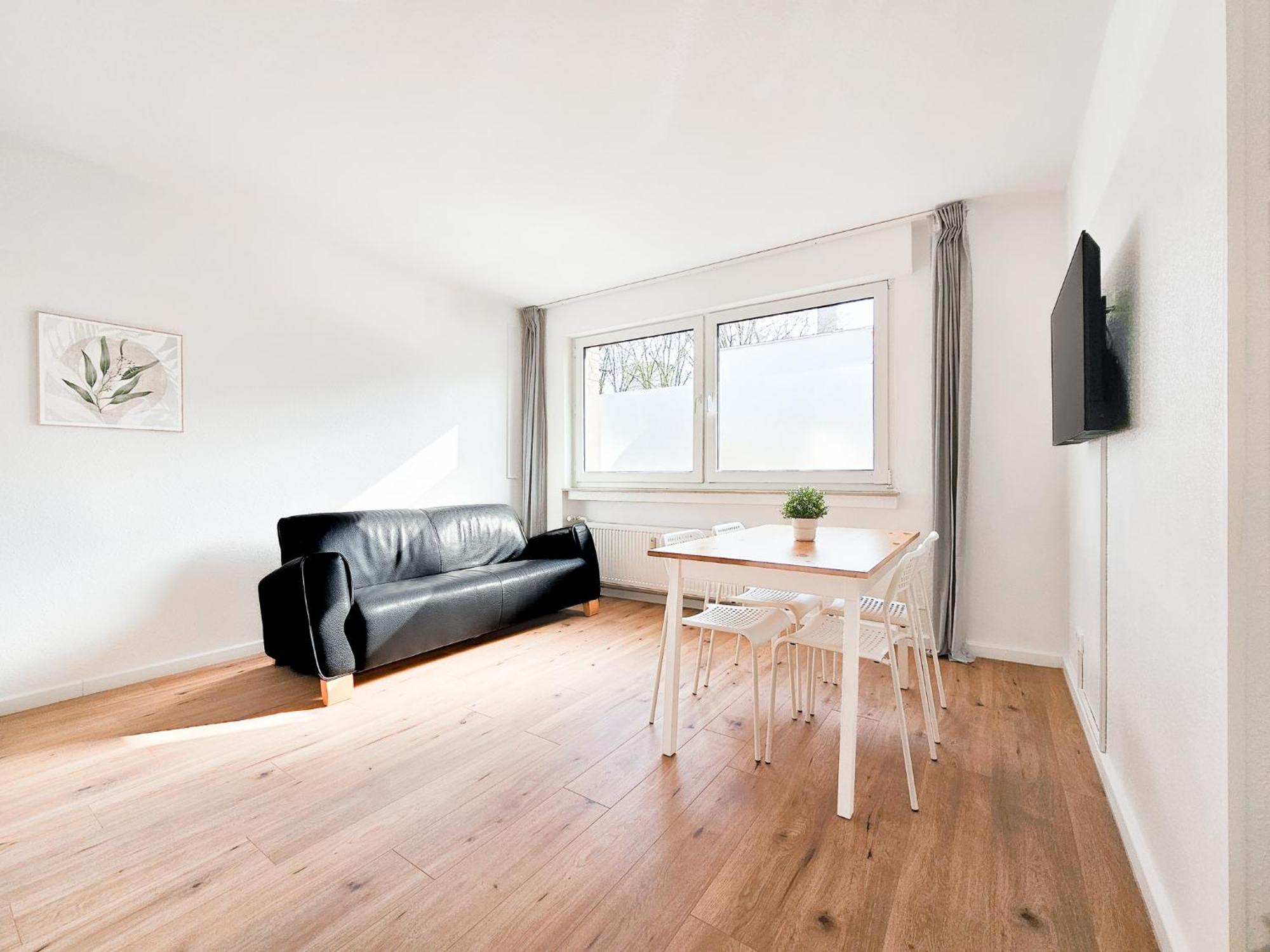 Apartment Tolstov - 2 Or 3 - 15 Min Zur Messe Dus&10 Min Old Town Dus *