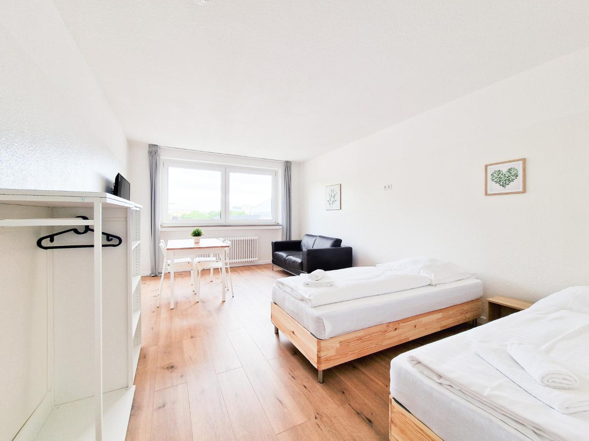 Apartment Tolstov - 2 Or 3 - 15 Min Zur Messe Dus&10 Min Old Town Dus